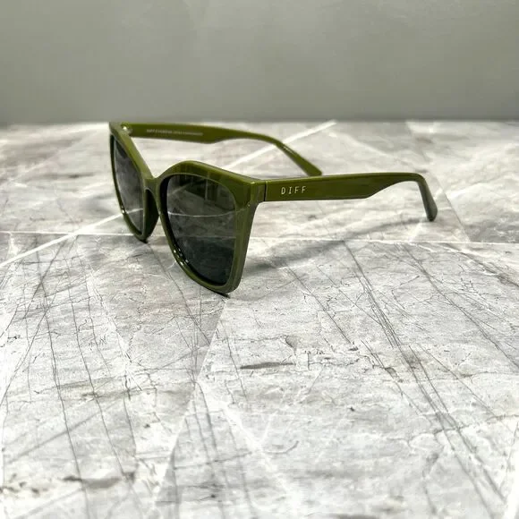 DIFF Eyewear — Cassidy Sunglasses in Olive Green — NWT - Picture 6 of 9